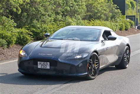 Aston Martin Dbs Gt Zagato De Carbono Cazado En N Rburgring