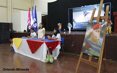 Estudiantes De Nicaragua Recuerdan Al Comandante Hugo Ch Vez Revista