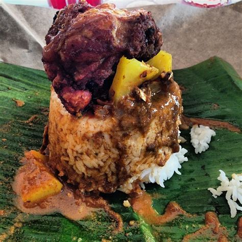 Ilham Nasi Kukus Menyediakan Nasi Kukus Ayam Rempah Untuk Rm6 Di