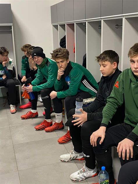 how can i make my hair look better? i’ve got a terrible hairline and