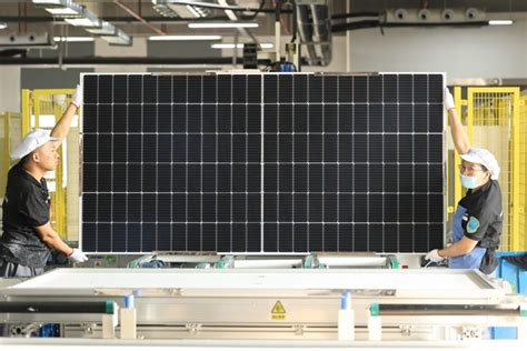 Dah Solar Releases W Solar Modules With Frameless Frontside