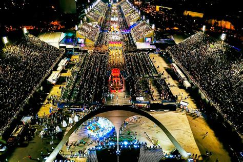 Onde e como assistir aos desfiles de Carnaval ao vivo Minha Série