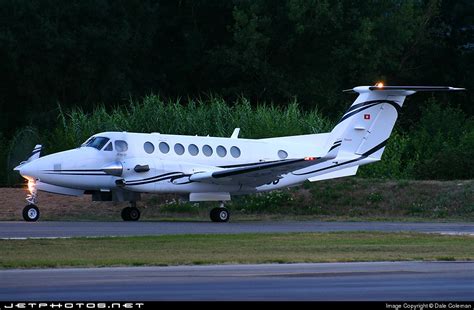 File Beechcraft B300 King Air 350 Private JP532773 Wikimedia Commons