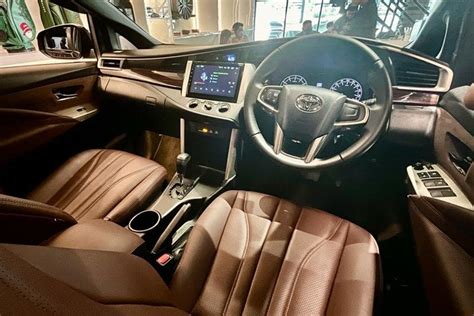 Modifikasi Interior Toyota Innova Reborn Jadi Semewah Innova Zenix, Berapa Biayanya? | Oto