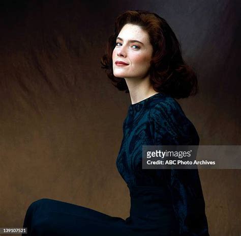 126 Lara Flynn Boyle 1990 Stock Photos, High-Res Pictures, and Images ...