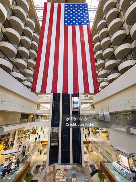 The Galleria Shopping Mall Houston Texas High-Res Stock Photo - Getty ...