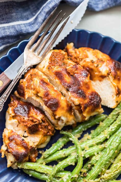 Pesto Mozzarella Chicken With Garlic Green Beans One Pan Easy