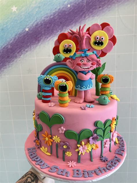 Poppy Trolls cake EVERYTHING EDIBLE – Runaway Cupcakes