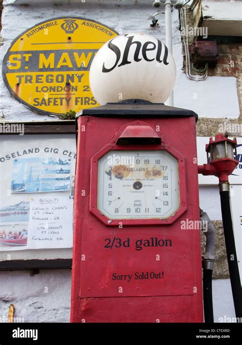 Old Shell Petrol Pump Hi Res Stock Photography And Images Alamy