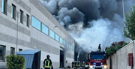 Rogo Nella Zona Industriale Di Modugno Net Tv