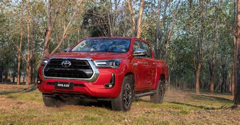 Toyota Hilux precios y versiones de la pickup más vendida del país