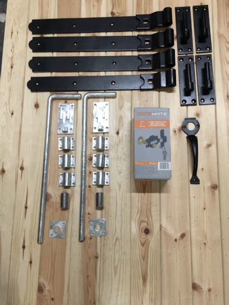 Double Gate Or Garage Door Hinge Kit With Long Throw Lock And Black