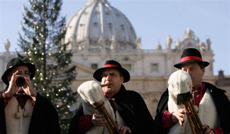 13 Classic Italian Christmas Traditions to Try in 2024 - PureWow