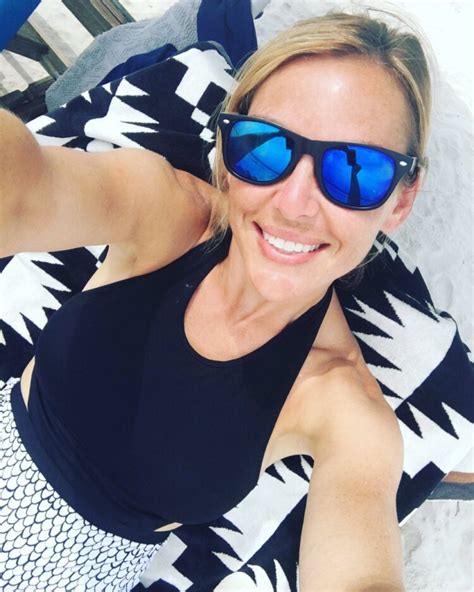 8 Hot Sexy Jessica Robertson Bikini Pics