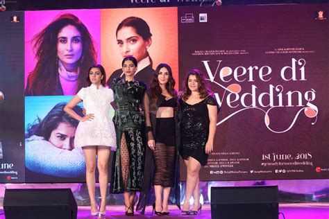 Swara Bhaskar Sonam Kapoor Kareena Kapoor Shikha Talsania At The