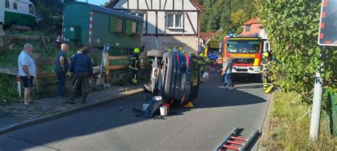 Ehepaar verletzt 68 Jähriger prallt mit Auto gegen Mauer Suhl Zella