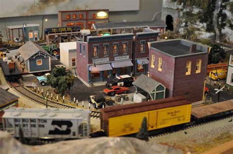 S scale train layouts - Model railroad layouts plansModel railroad ...