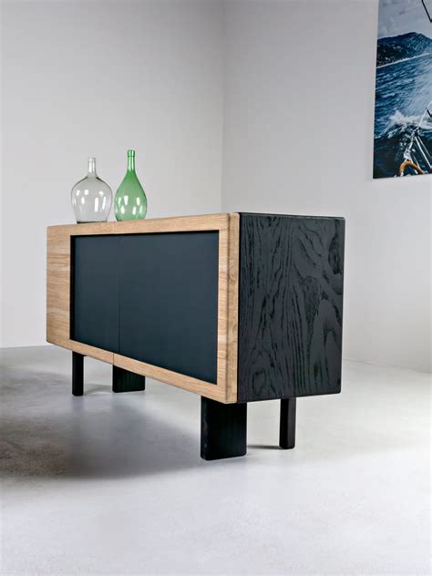 Sideboard aus massivem Holz mit Flügeltüren ANALOG By HOOKL und STOOL