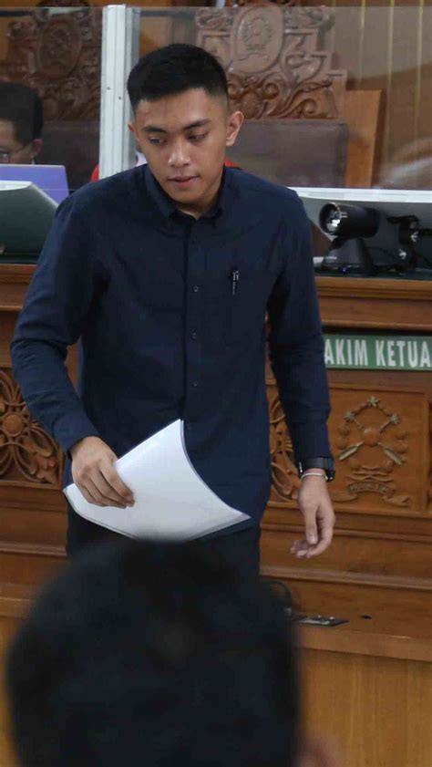 Foto Wajah Penyesalan Mario Dandy Saat Menjalani Sidang Pleidoi Di