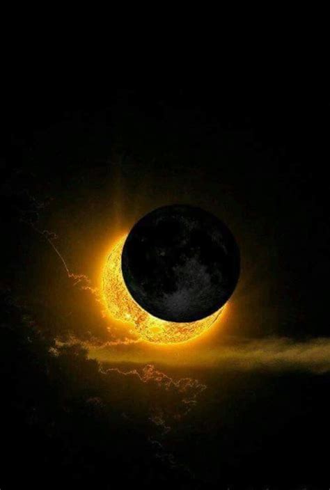 Una Leyenda Dice Que El Sol Y La Luna Siempre Han Estado Enamorados