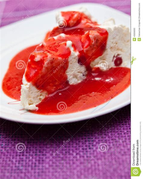 Ice Cream Meringue Cake With Strawberry Topping Royalty Free Stock