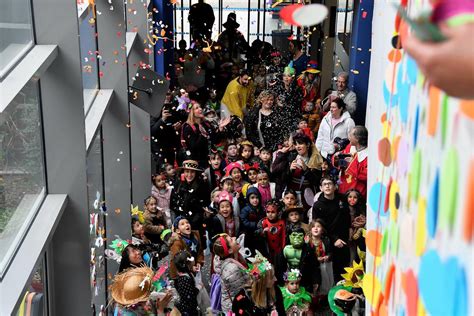 Mourenx Les Petits Coliers Ont D Fil Dans La Mairie Pour Carnaval