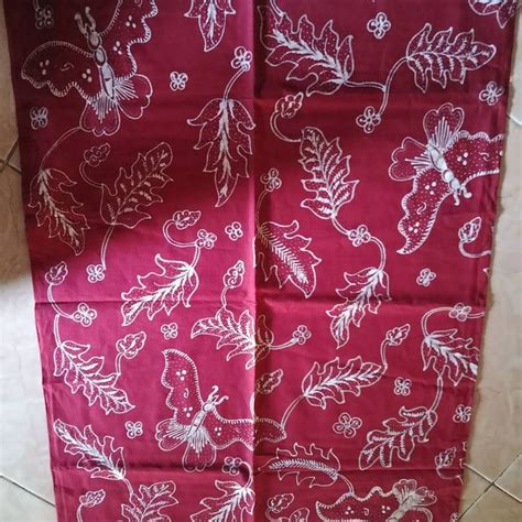 Kain Batik Motif Daun Klasik Merah Batik Lintang Asmoro