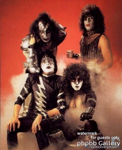 Pin By Christina Knapp On Kiss Kiss Pictures Big Kiss Kiss Army