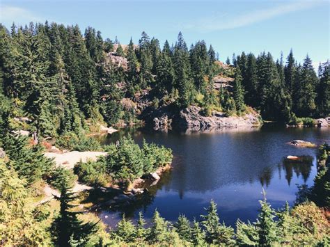 Hiking Mystery Lake in Vancouver, BC, Canada | Jana Meerman