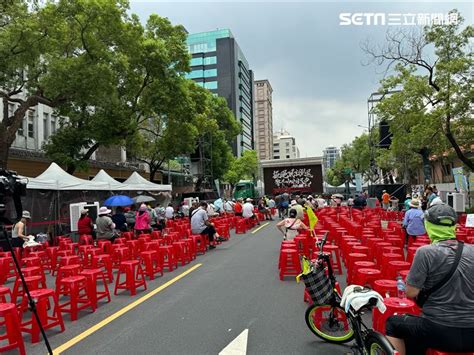 頂32度烈日！青鳥行動重返立法院上午人潮曝光 現場準備5千碗民主粥 政治 三立新聞網 Setncom