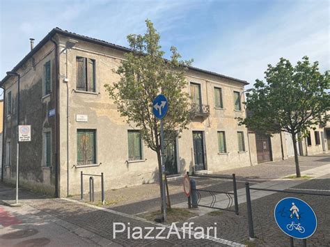 Vendita Villa Bifamiliare In Via Fratelli Sanguinazzi Piove Di Sacco