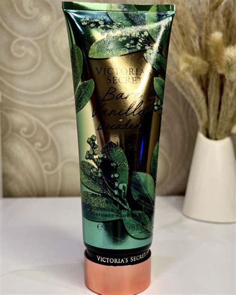 Лосьон для тела VICTORIA S SECRET Bare Vanilla Decadent 236ml купить