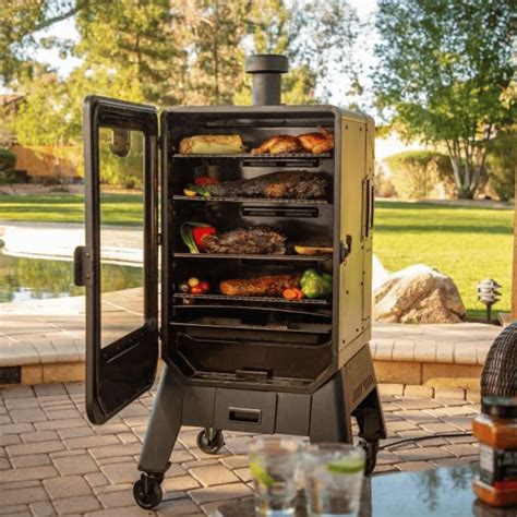 Vertical Black Label Serie Smoker Louisiana Grill Coval English