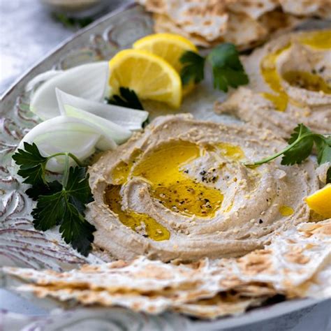 Authentic Hummus Best Israeli Style Ottolenghi Garlic Head