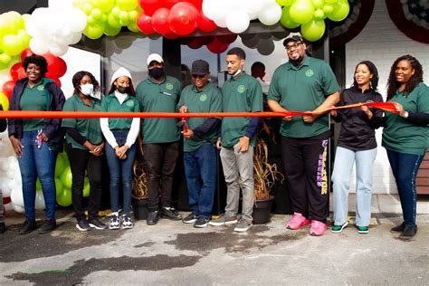 A Black-owned supermarket in Jamaica, Queens is bridging the grocery gap