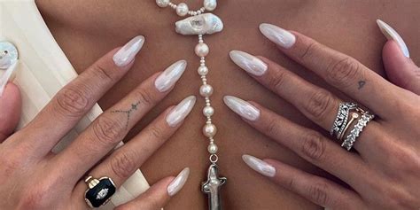 Here S How To Get Hailey Bieber S Glazed Donut Nails Best Acrylic