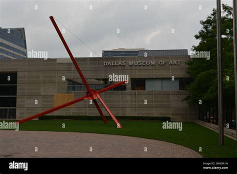 Surroundings of Dallas museum of art. Texas Museums Stock Photo - Alamy