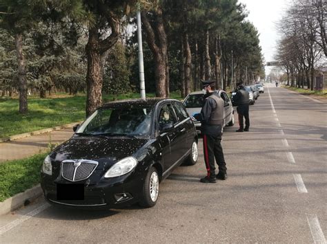 Pattugliamento Per Tutta La Citt E Cimiteri E Parchi Chiusi Foto