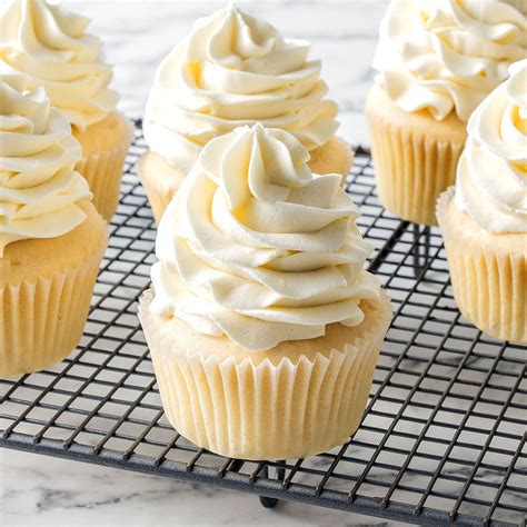 Smooth Buttercream Frosting Recipe Artofit