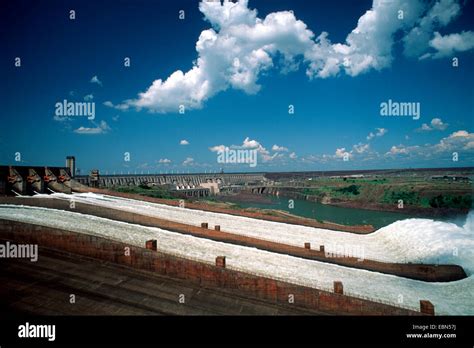 Itaipu Hydroelectric Power Plant Paraguay Stock Photo Alamy