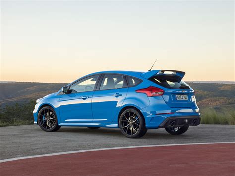 Ford Focus Mk3 Rs Im Test Mit 350 Ps Und Allrad Trotzt Man Dem Regen