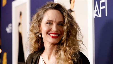 Angelina Jolie Stuns In Gorgeous Curly Locks At Maria Premiere