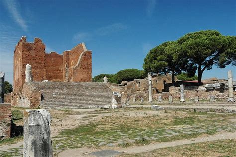 203 ROMAN TOWN PLANNING Ostia Remains Of Capitolium The Temple Was