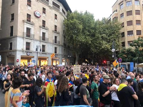 Un Total De Personas Se Manifiestan En Palma Por La Libertad De