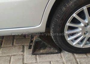 Jual Ganjalan Ban Mobil Karet Rubber Wheel Chock Adiguna Karya