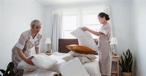 The Ultimate Guide on How to Tip Hotel Housekeeping - Hotel Chantelle