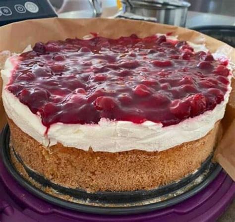 Windbeutel Sahne Torte Mit Rote Gr Tze Rezept Schnelle Und Einfache