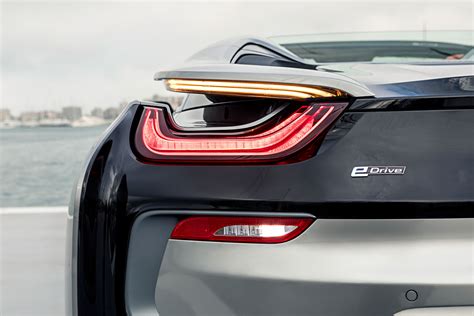 BMW i8 Roadster (2018-2020) range, MPG, CO2 & charging | DrivingElectric