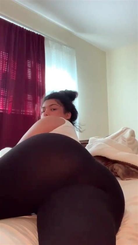 Thick Latina has gas ThisVid 日本語で