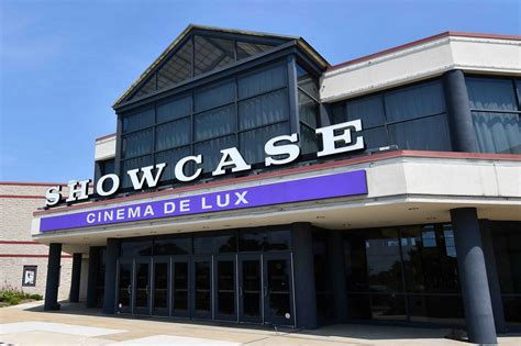Farmingdale Movie Theater | Showcase Cinema de Lux Farmingdale ...